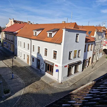 U Tri Sedlaku Konukevi 3*